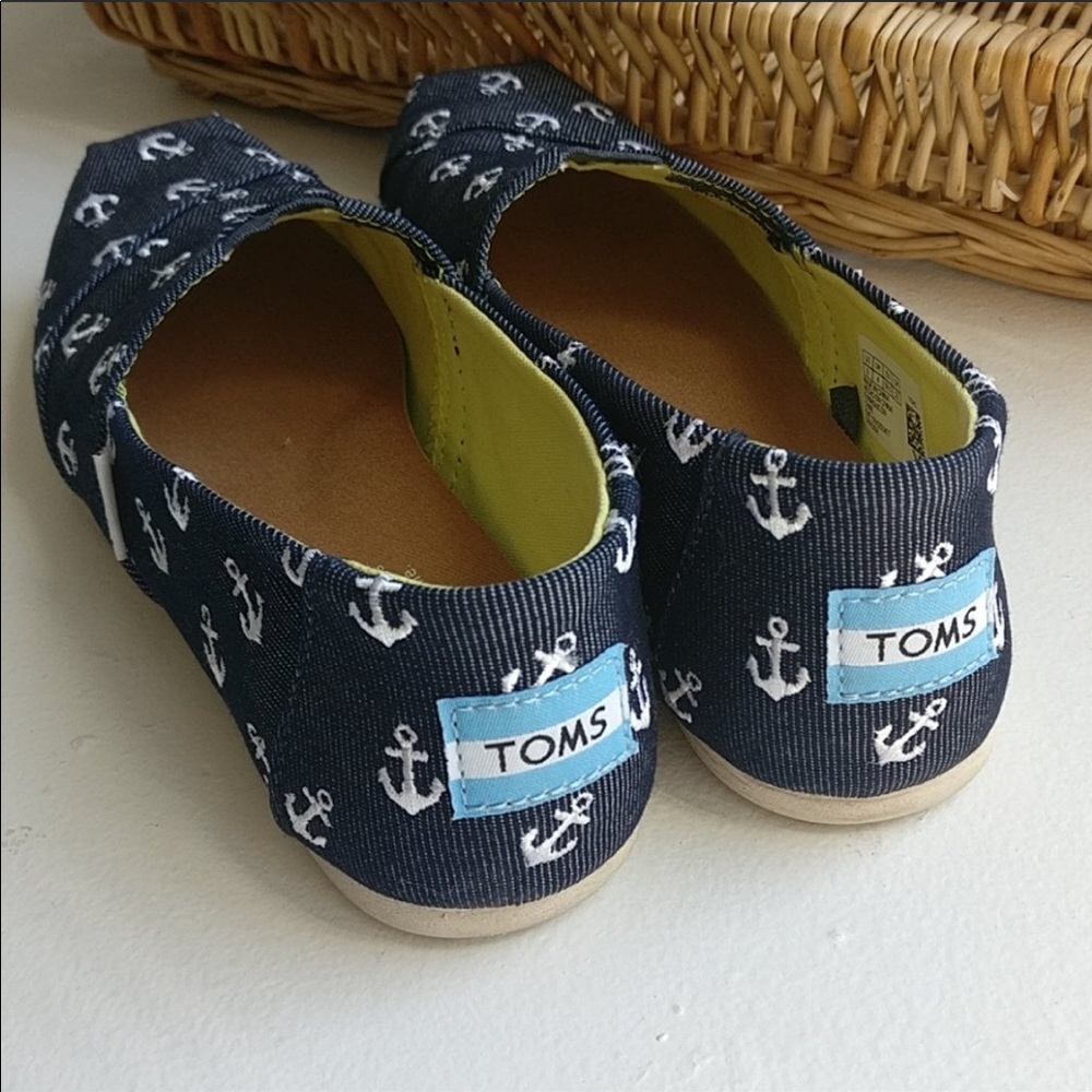 Toms slip on anchor flats - size 8 NEW